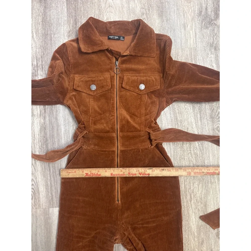 Nasty Gal Broken Re-Cord Jumpsuit Brown Corduroy Flare Zip Front Belted Size 2 - Picture 8 of 10